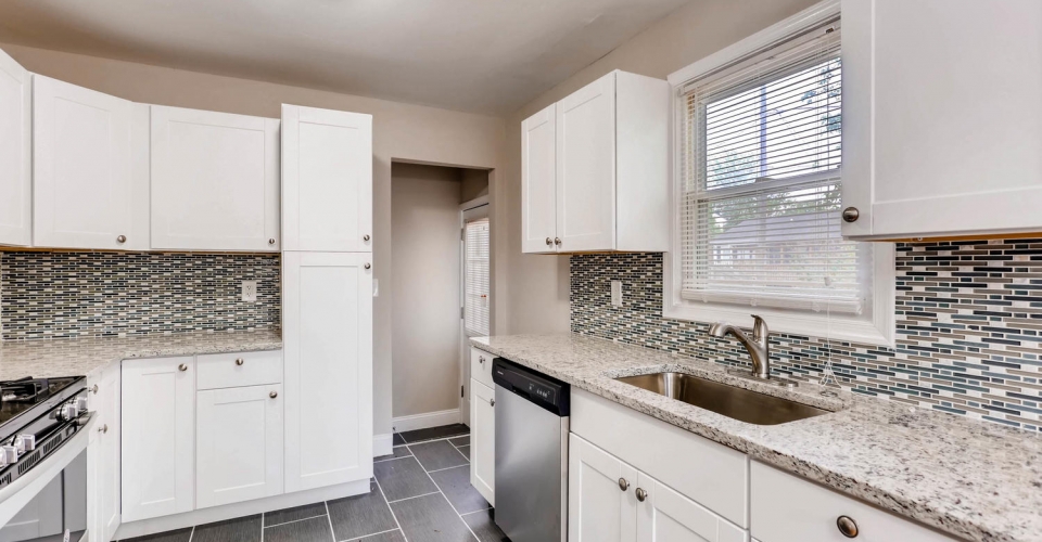 307 14th Ave Baltimore MD-large-008-20-Kitchen-1500×1000-72dpi